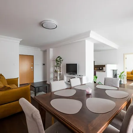 Wiktorska Standard Apartment