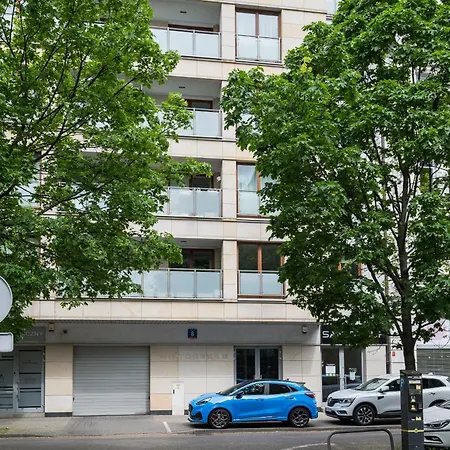 Wiktorska Standard Apartment